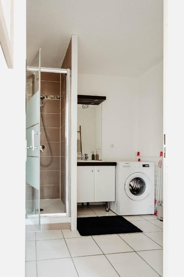 T2 Standing Parking Privé Wi-fi Tv Netflix * Valenciennes